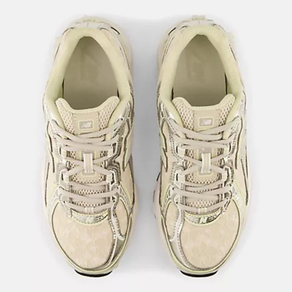 Tênis New Balance 740 "Moonbean With Light Silver Metallic"