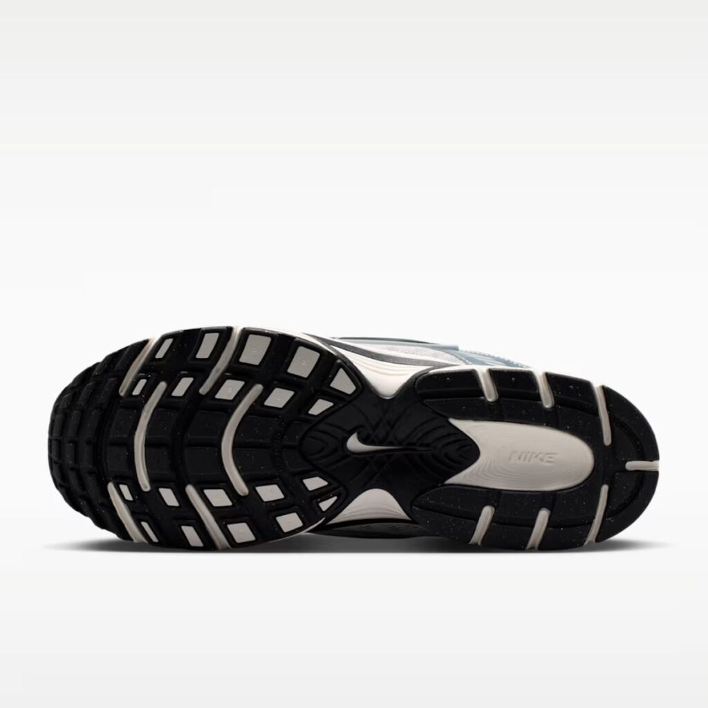 Tênis Nike V5 RNR "White Vast Grey College Grey Black"