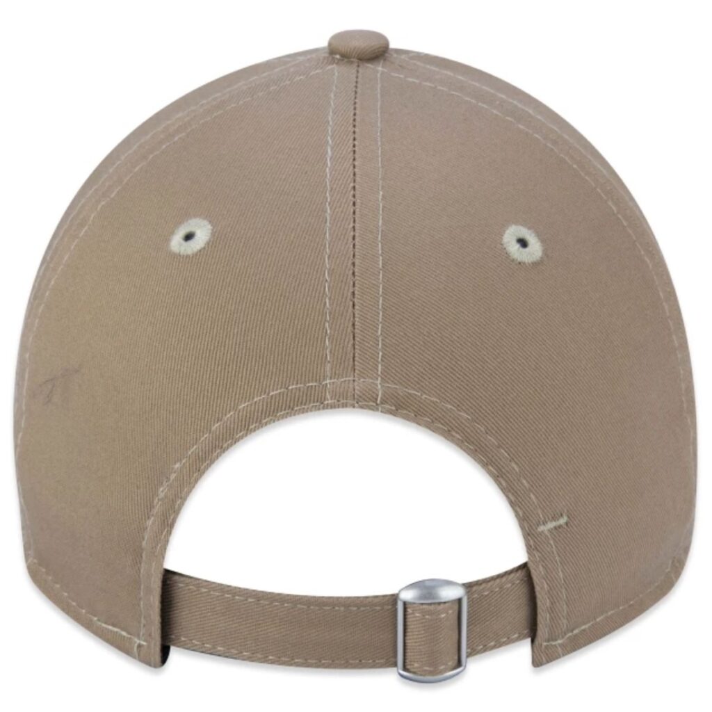 Boné New Era 9TWENTY Strapback MLB New York Yankees Cáqui Logo Branco Feminino