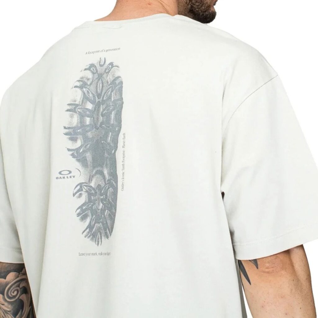 Camiseta Oakley Teeth Footprint Branca