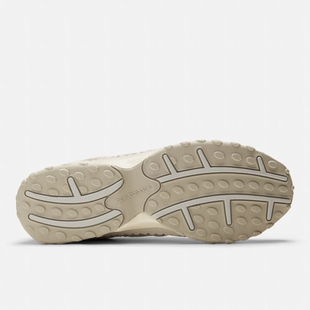Tênis New Balance 204l Light Beige Unissex