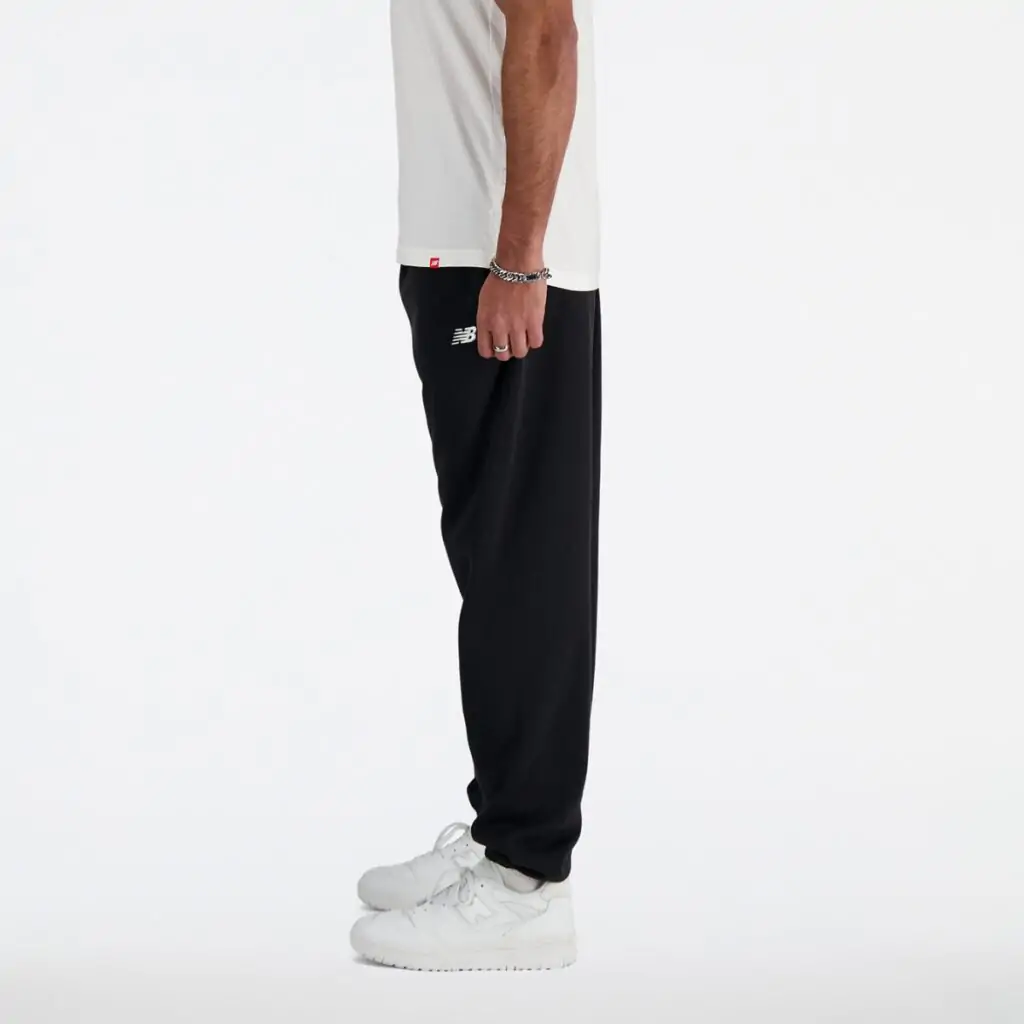 Calça-New-Balance-Essentials-Preto-Defato-Sneakers (2)