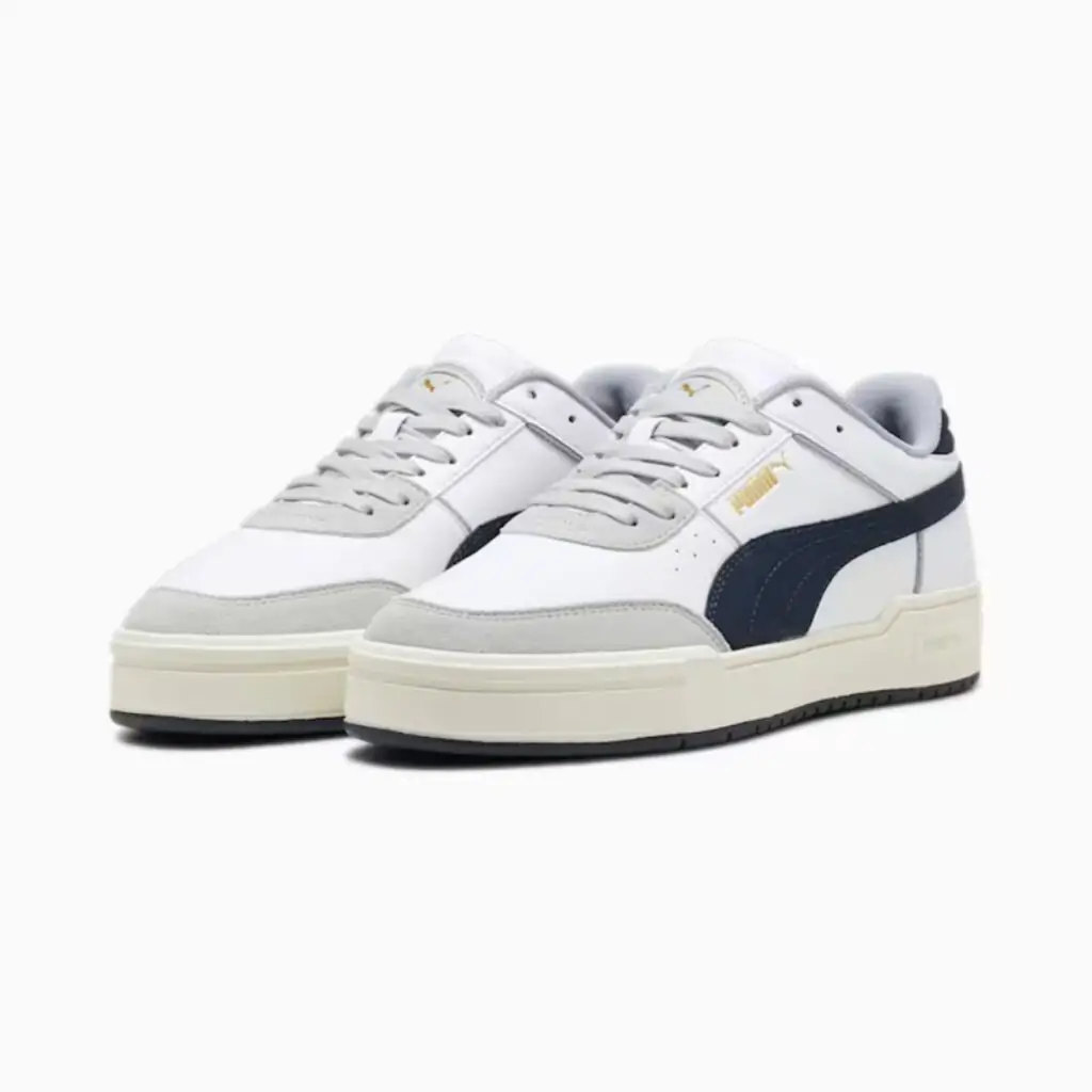 O Puma CA Pro Sport Mix "Light Gray" é a mais recente adição à linha clássica CA Pro, combinando o estilo autêntico do basquete com um design moderno e versátil. Perfeito para o dia a dia, este tênis oferece conforto, estilo e durabilidade para você arrasar em qualquer lugar.