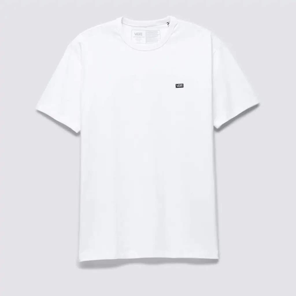A camiseta Vans Off The Wall Classic é mais do que uma peça de roupa, é um símbolo da cultura skate e streetwear. Com seu design minimalista e a icônica logo "Off The Wall", essa camiseta é um clássico atemporal que nunca sai de moda.