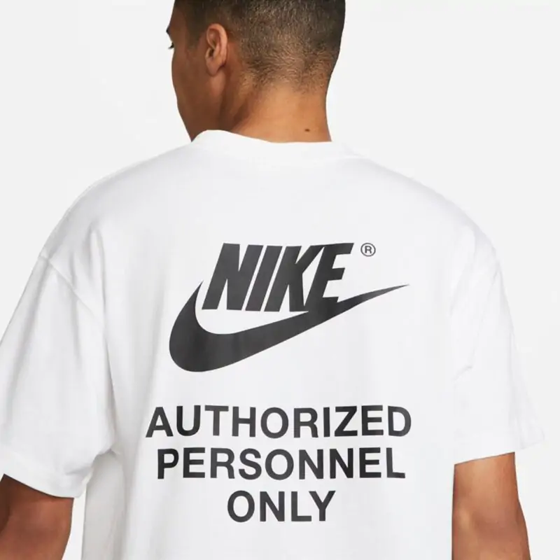 Camiseta Nike Sportswear &Quot;Authorized Personnel Only&Quot; - Imagem 4