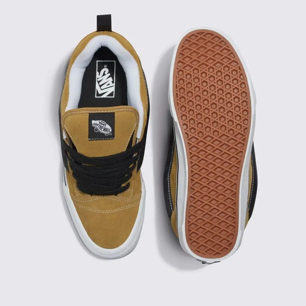 O Vans KNU Skool Antelope é uma releitura ousada do icônico Old Skool, trazendo um visual volumoso e cheio de personalidade. Inspirado no estilo dos anos 90, o KNU Skool se destaca por suas linhas robustas e design arrojado.