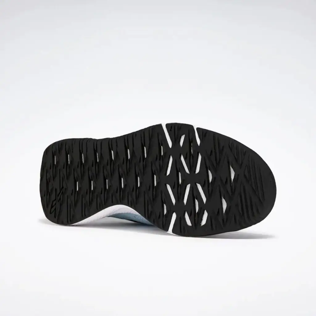 O Reebok Nano Flex TR é um tênis versátil e funcional, projetado para acompanhar seus treinos mais intensos. Inspirado na linha Nano, um dos modelos mais populares da Reebok, o Nano Flex TR oferece um excelente equilíbrio entre desempenho, conforto e durabilidade.