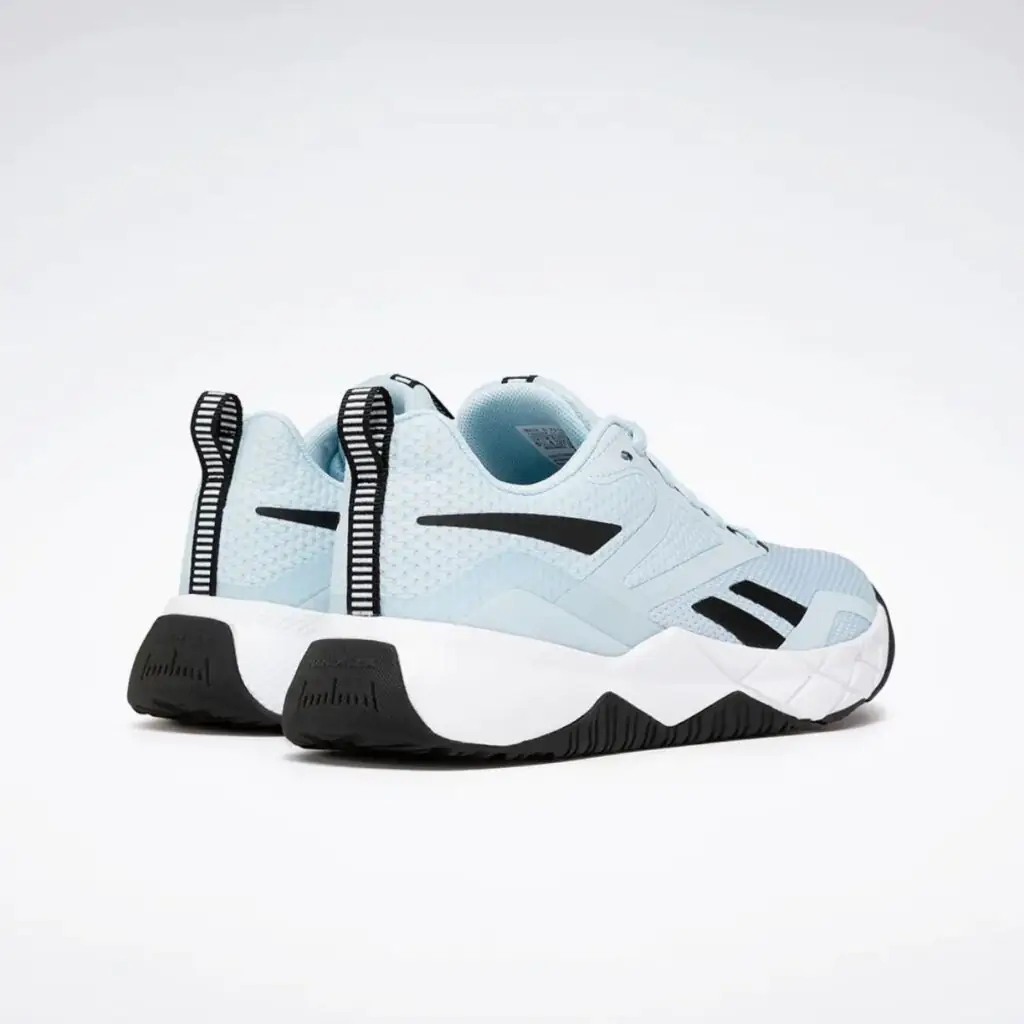 O Reebok Nano Flex TR é um tênis versátil e funcional, projetado para acompanhar seus treinos mais intensos. Inspirado na linha Nano, um dos modelos mais populares da Reebok, o Nano Flex TR oferece um excelente equilíbrio entre desempenho, conforto e durabilidade.