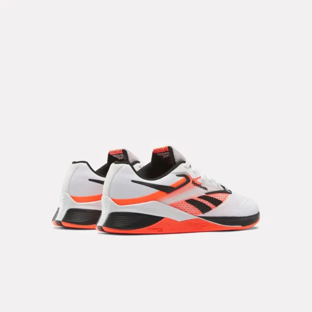 O Reebok Nano X4 é a mais recente adição à icônica linha Nano, projetada para oferecer o máximo em desempenho, conforto e durabilidade para seus treinos mais intensos. Seja você um atleta de CrossFit, praticante de musculação ou entusiasta de treinos funcionais, o Nano X4 é o parceiro ideal para alcançar seus objetivos.