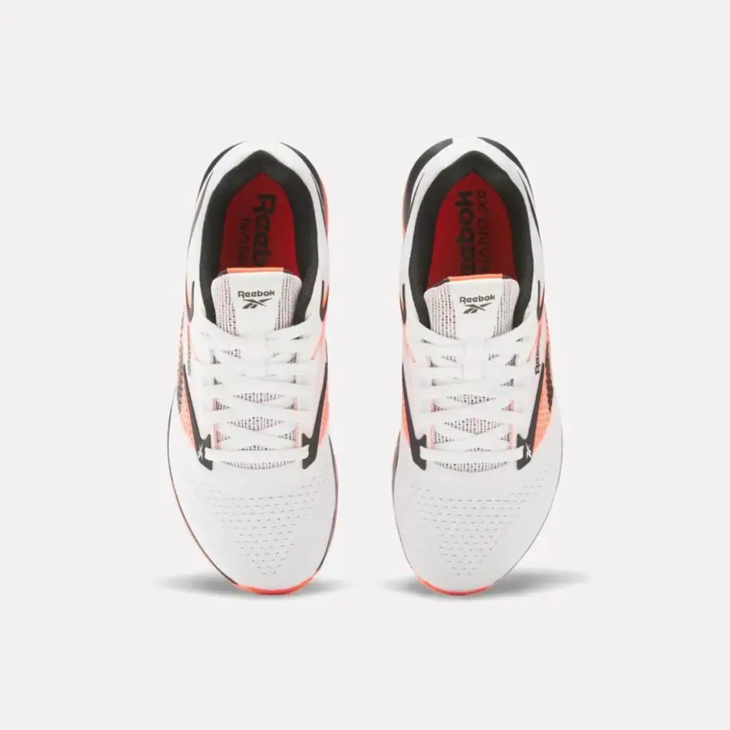 O Reebok Nano X4 é a mais recente adição à icônica linha Nano, projetada para oferecer o máximo em desempenho, conforto e durabilidade para seus treinos mais intensos. Seja você um atleta de CrossFit, praticante de musculação ou entusiasta de treinos funcionais, o Nano X4 é o parceiro ideal para alcançar seus objetivos.