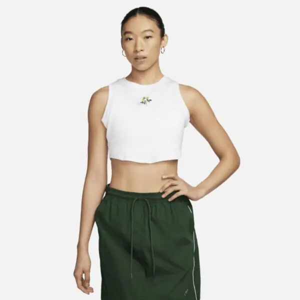 Camiseta Nike Sportswear Essential Cropped