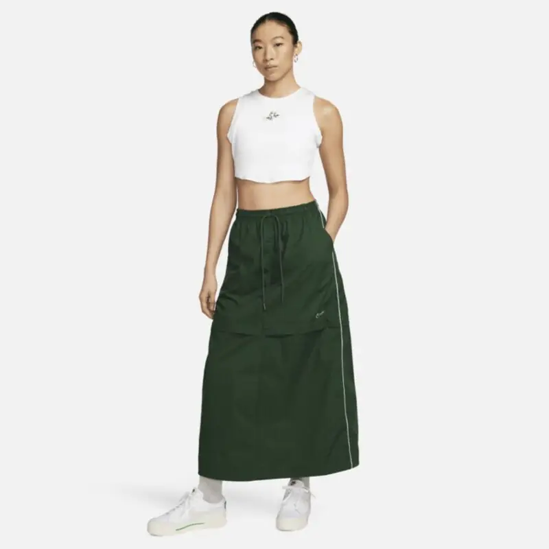 Camiseta Nike Sportswear Essential Cropped