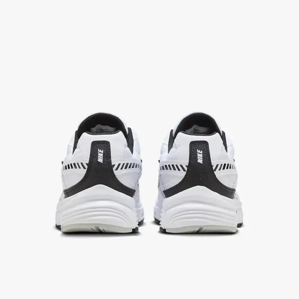 Nike Initiator