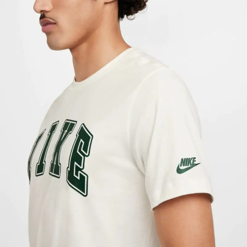 Camiseta Nike Sportswear Club