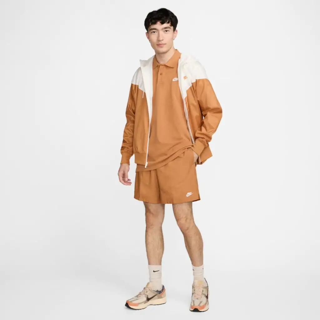 Shorts Nike Club Flow Marrom