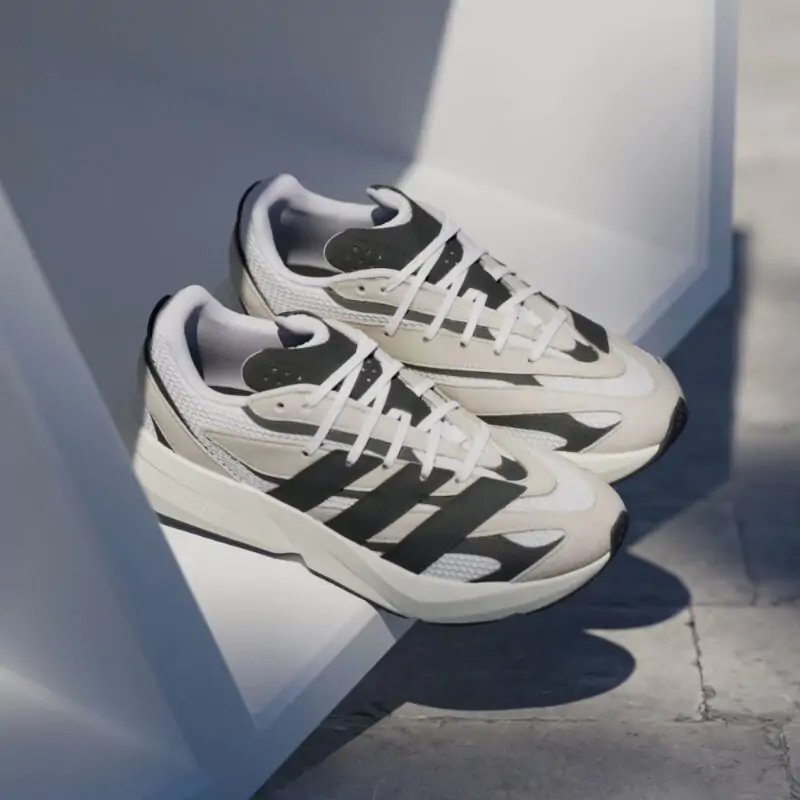Tênis Adidas Lightblaze