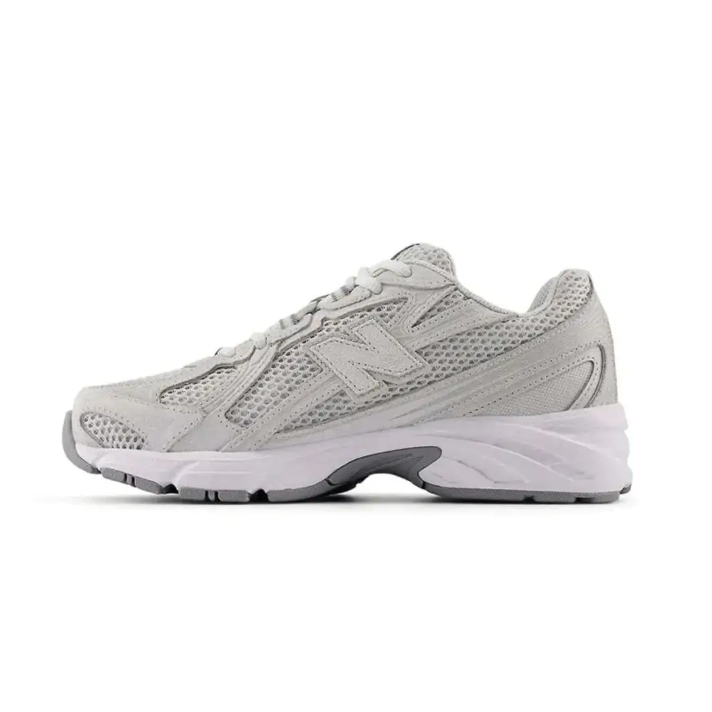New Balance 740