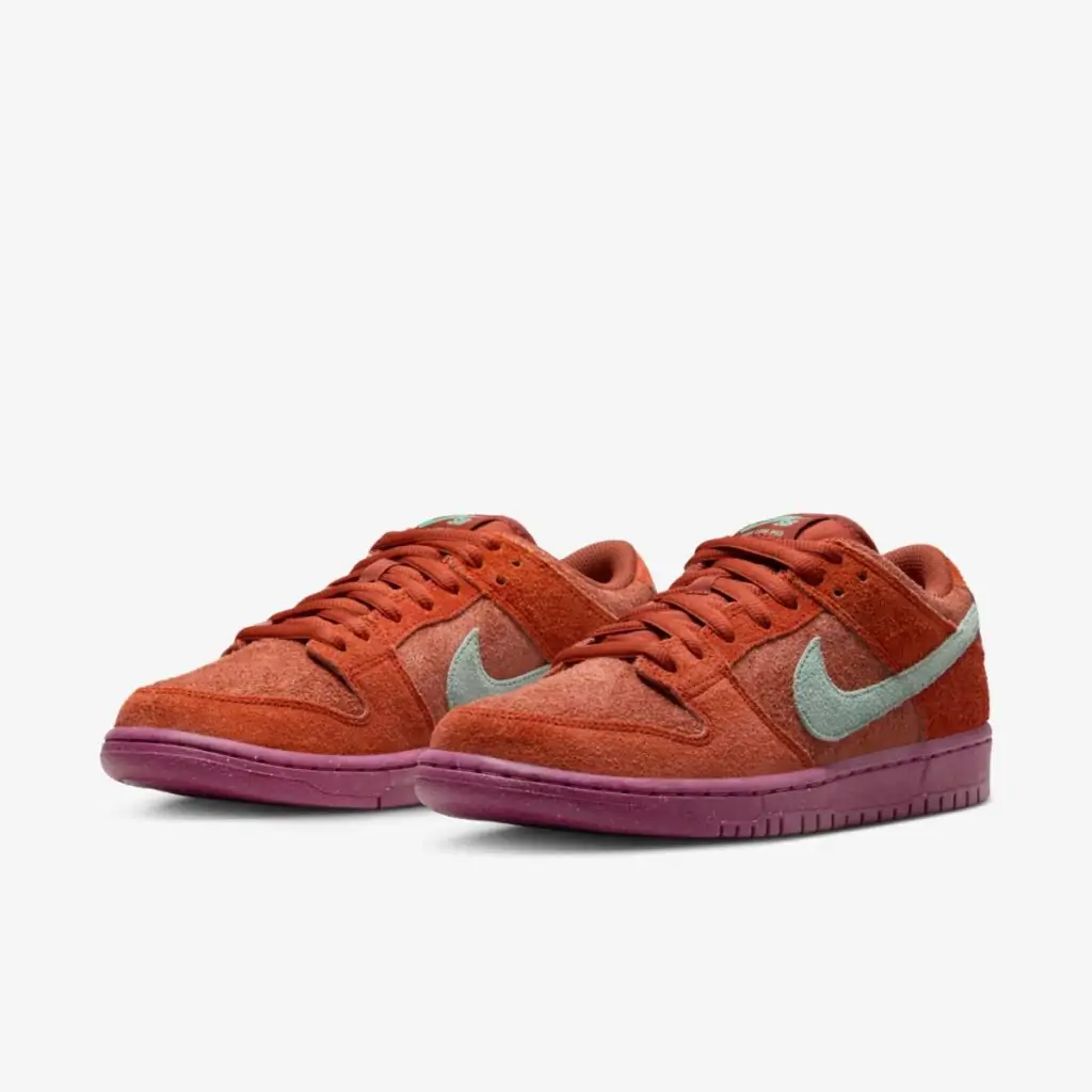 Nike SB Dunk Low "Mystic Red Rosewood"