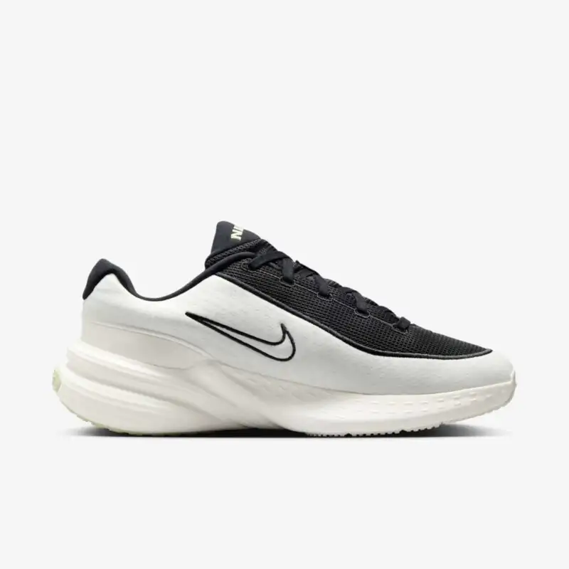 Nike Uplift SC