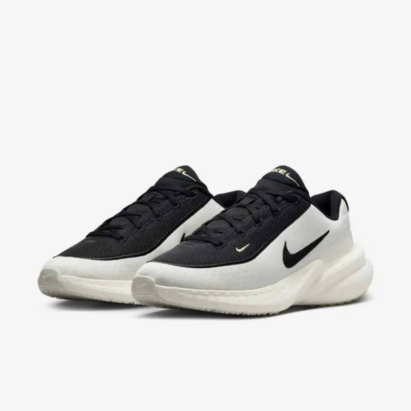 Nike Uplift SC
