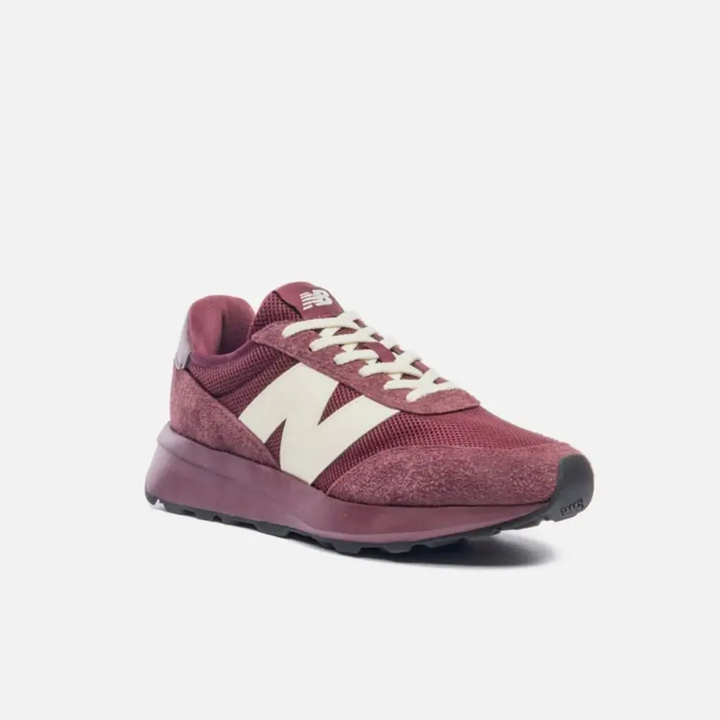 Tênis-New-Balance-370V1-Bordo-Defato-Sneakers (4)