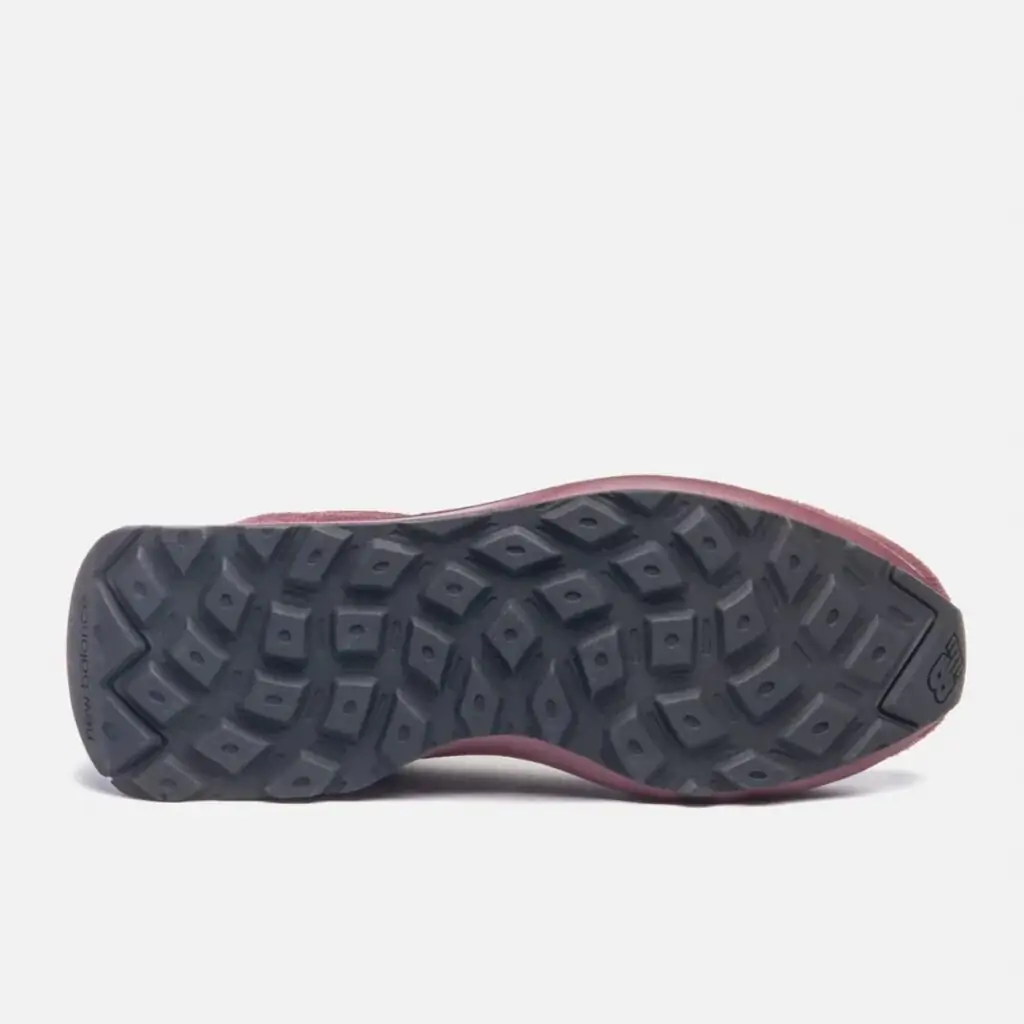 Tênis-New-Balance-370V1-Bordo-Defato-Sneakers (5)