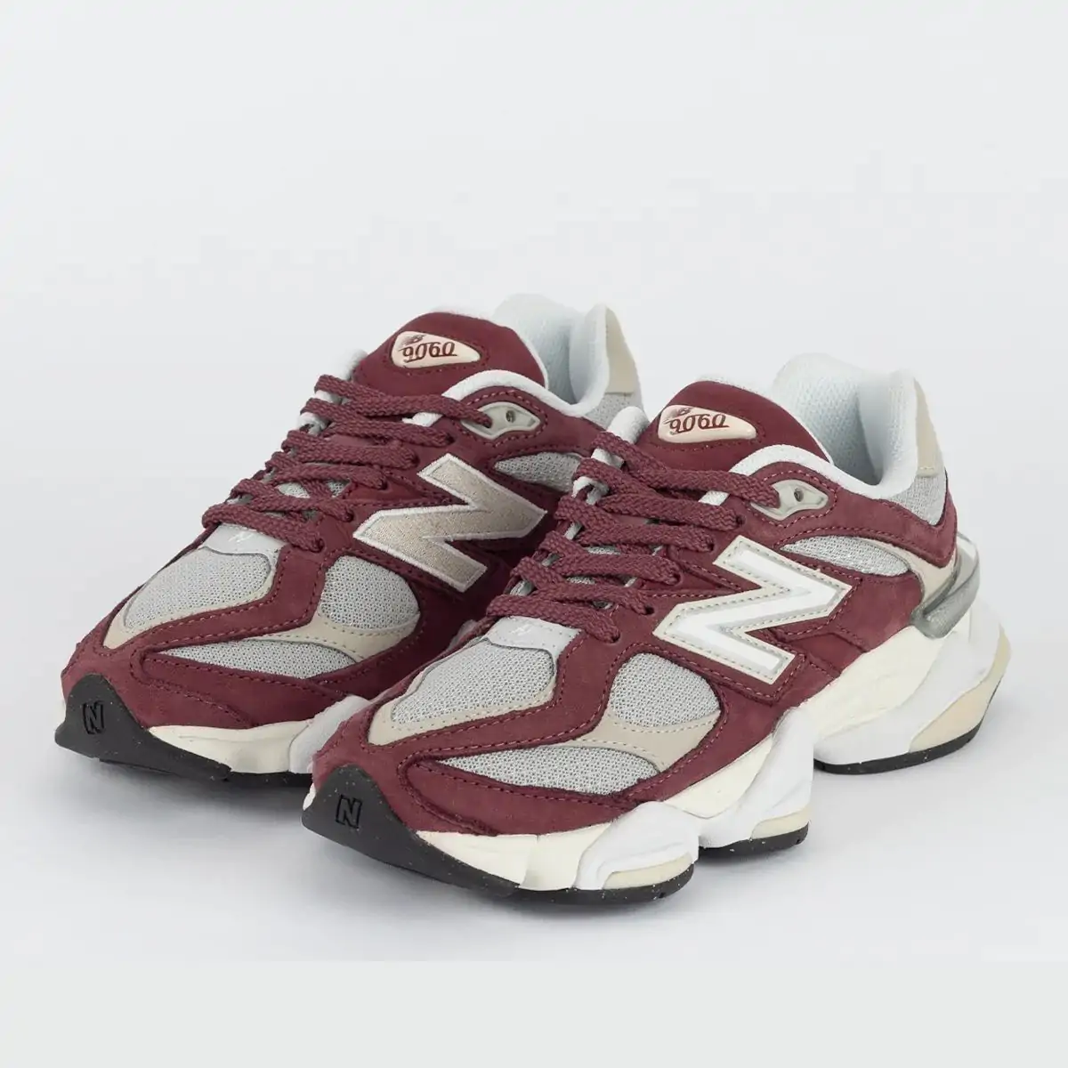 Tênis New Balance 9060