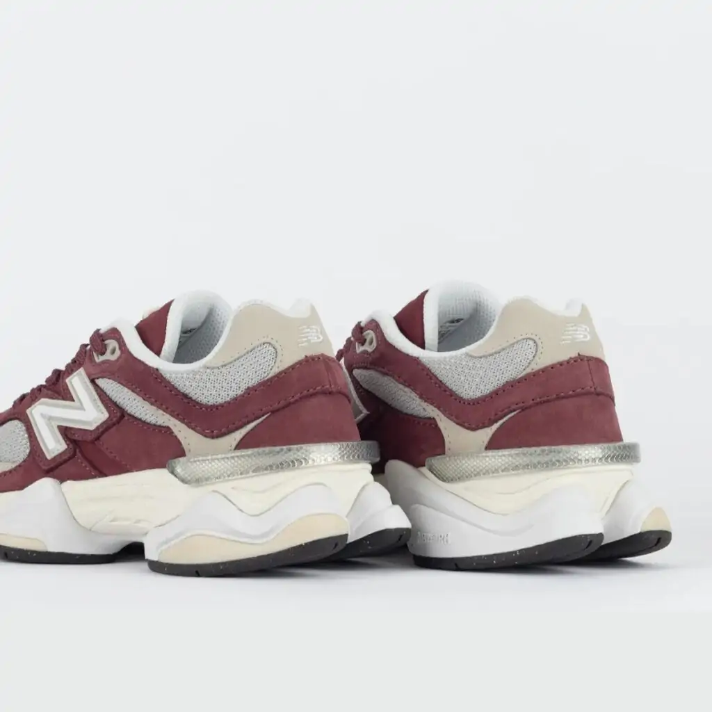 Tênis New Balance 9060