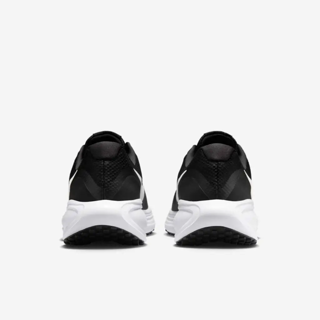 Tênis Nike Revolution 8